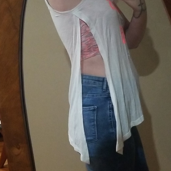 Fit & Famous Top - Picture 3 of 11